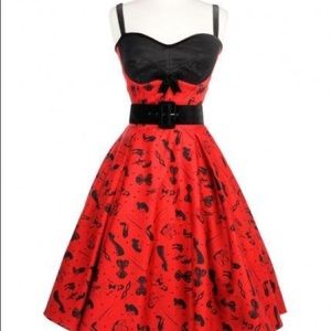 Deadly Dames fetish courtesan small